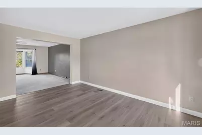 4356 Kensington Manor Drive, Saint Louis, MO 63128 - Photo 11