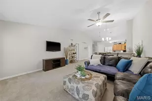 105 Maryland Dr, O'Fallon, MO 63366 - Photo 11