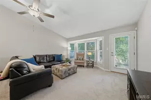 105 Maryland Dr, O'Fallon, MO 63366 - Photo 7