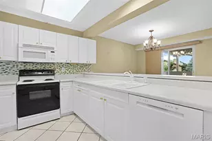 226 Hemingway Ln, Weldon Spring, MO 63304 - Photo 9