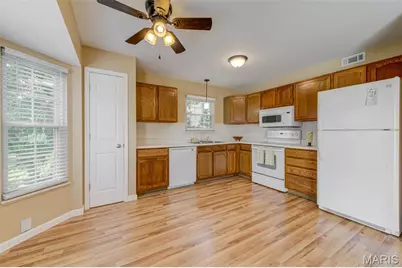 1524 Surrey Lane #D, Saint Charles, MO 63304 - Photo 9