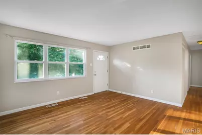 6136 Emerald Avenue, Saint Louis, MO 63135 - Photo 3