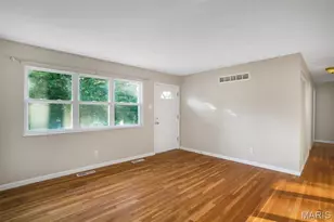 6136 Emerald Ave, Saint Louis, MO 63135 - Photo 3