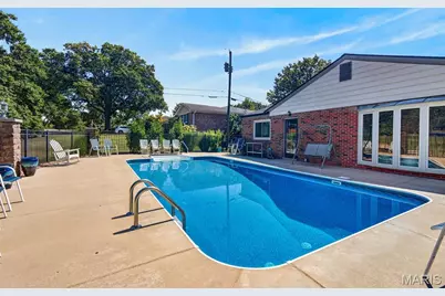 10636 Rebecca Drive, Saint Louis, MO 63128 - Photo 25
