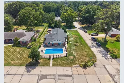 10636 Rebecca Drive, Saint Louis, MO 63128 - Photo 11