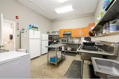 5001 Pernod Avenue, Saint Louis, MO 63139 - Photo 9