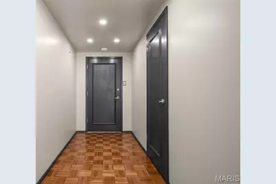 200 S Brentwood Boulevard #6F, Saint Louis, MO 63105 - Photo 5
