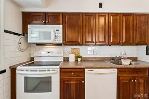 1023 Woodbine Dr, Crestwood, MO 63126 - Photo 9