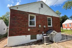 12 St Martha Ct, Florissant, MO 63031 - Photo 5