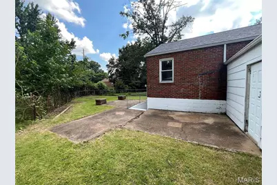 12 Saint Martha Court, Florissant, MO 63031 - Photo 3