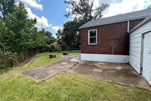 12 St Martha Ct, Florissant, MO 63031 - Photo 3