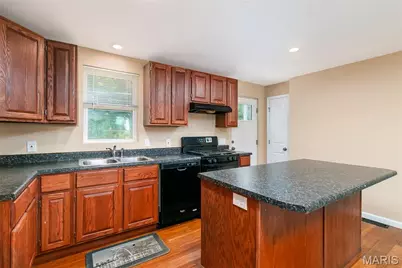 9941 Norwich Drive, Bellefontaine Neighbors, MO 63137 - Photo 7