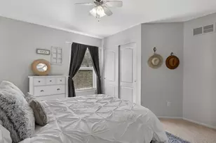 305 Valley Bluff Dr, Wentzville, MO 63385 - Photo 29