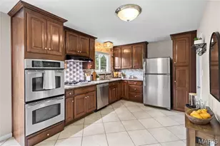 1640 Flordawn Dr, Florissant, MO 63031 - Photo 7