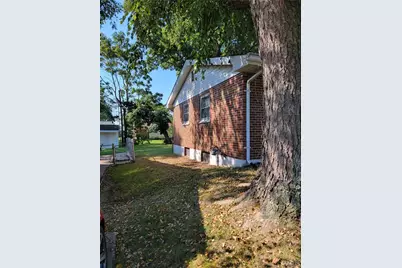 2020 Saint Stephen Drive, Florissant, MO 63033 - Photo 3
