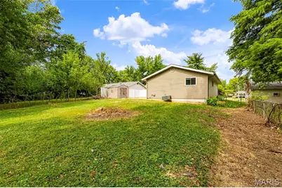 2460 Lindsay Lane, Florissant, MO 63031 - Photo 29