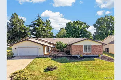202 Rue Grand Drive, Lake Saint Louis, MO 63367 - Photo 1