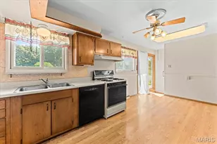 19 W Meadow Ln, Ballwin, MO 63021 - Photo 11