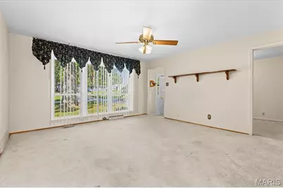 19 W Meadow Lane, Ballwin, MO 63021 - Photo 7