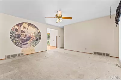 19 W Meadow Lane, Ballwin, MO 63021 - Photo 5