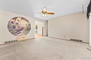 19 W Meadow Ln, Ballwin, MO 63021 - Photo 5