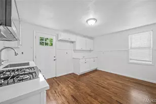 9425 Ridge Ave, Saint Louis, MO 63114 - Photo 15