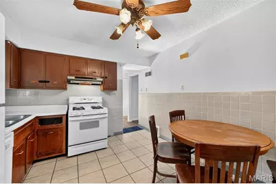 120 Saint Nicholas Lane, Florissant, MO 63031 - Photo 9