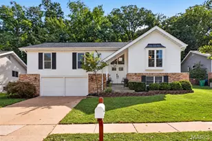 632 Amberwood Ln, Ballwin, MO 63021 - Photo 1