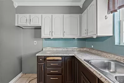 158 E Donaldson Drive, Saint Louis, MO 63129 - Photo 9