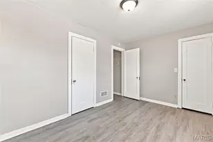 350 N New Florissant Rd, Saint Louis, MO 63031 - Photo 9