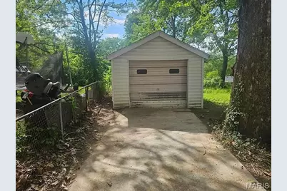 10071 Diamond Drive, Riverview, MO 63137 - Photo 17