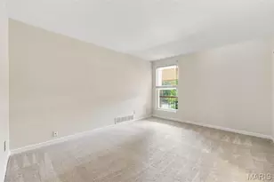 1920 Hunting Lake Ct, Kirkwood, MO 63122 - Photo 17