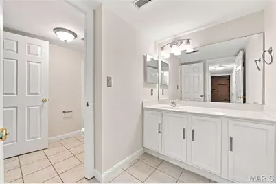 1920 Hunting Lake Court #302, Kirkwood, MO 63122 - Photo 15