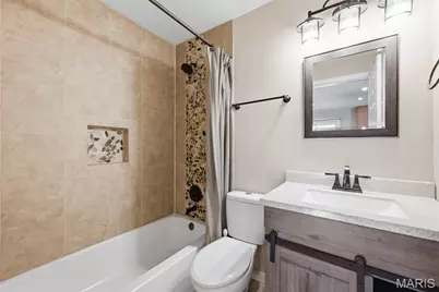 210 S Duchesne Drive, Saint Charles, MO 63301 - Photo 31