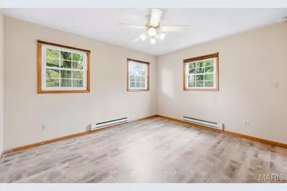 210 S Duchesne Drive, Saint Charles, MO 63301 - Photo 35