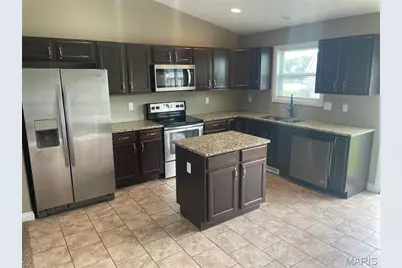 32 Rolling Rock Creek Court, Wentzville, MO 63385 - Photo 3