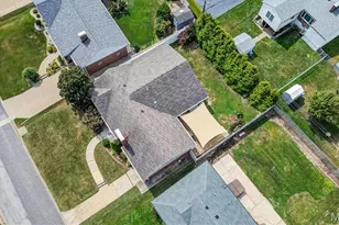 5207 Kingwood Dr, Saint Louis, MO 63123 - Photo 3