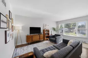 7907 E Yorkshire Dr, Saint Louis, MO 63123 - Photo 7