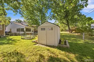7907 E Yorkshire Dr, Saint Louis, MO 63123 - Photo 47