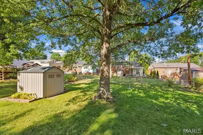 7907 E Yorkshire Drive, Saint Louis, MO 63123 - Photo 43