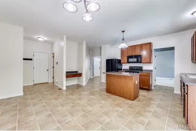 546 Springhurst Parkway, O'Fallon, MO 63368 - Photo 9