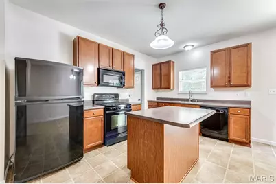 546 Springhurst Parkway, O'Fallon, MO 63368 - Photo 11