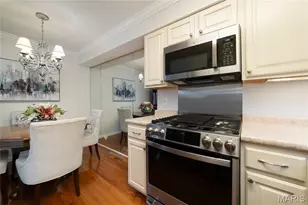 10451 Briarbend Dr, Saint Louis, MO 63146 - Photo 9