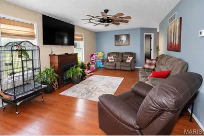 808 Carrie Circle, Lebanon, MO 65536 - Photo 3