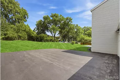 12047 Tangletree Drive, Maryland Heights, MO 63146 - Photo 35