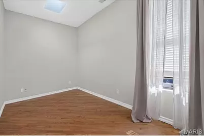 2016 Hickory Street, Saint Louis, MO 63104 - Photo 17