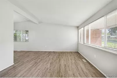 4 Colt Circle, Florissant, MO 63033 - Photo 3