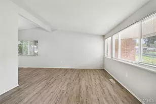 4 Colt Cir, Florissant, MO 63033 - Photo 3