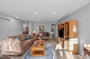 412 Woodrun Dr, Ballwin, MO 63021 - Photo 7
