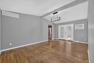 14000 Davey Dr, Florissant, MO 63034 - Photo 9